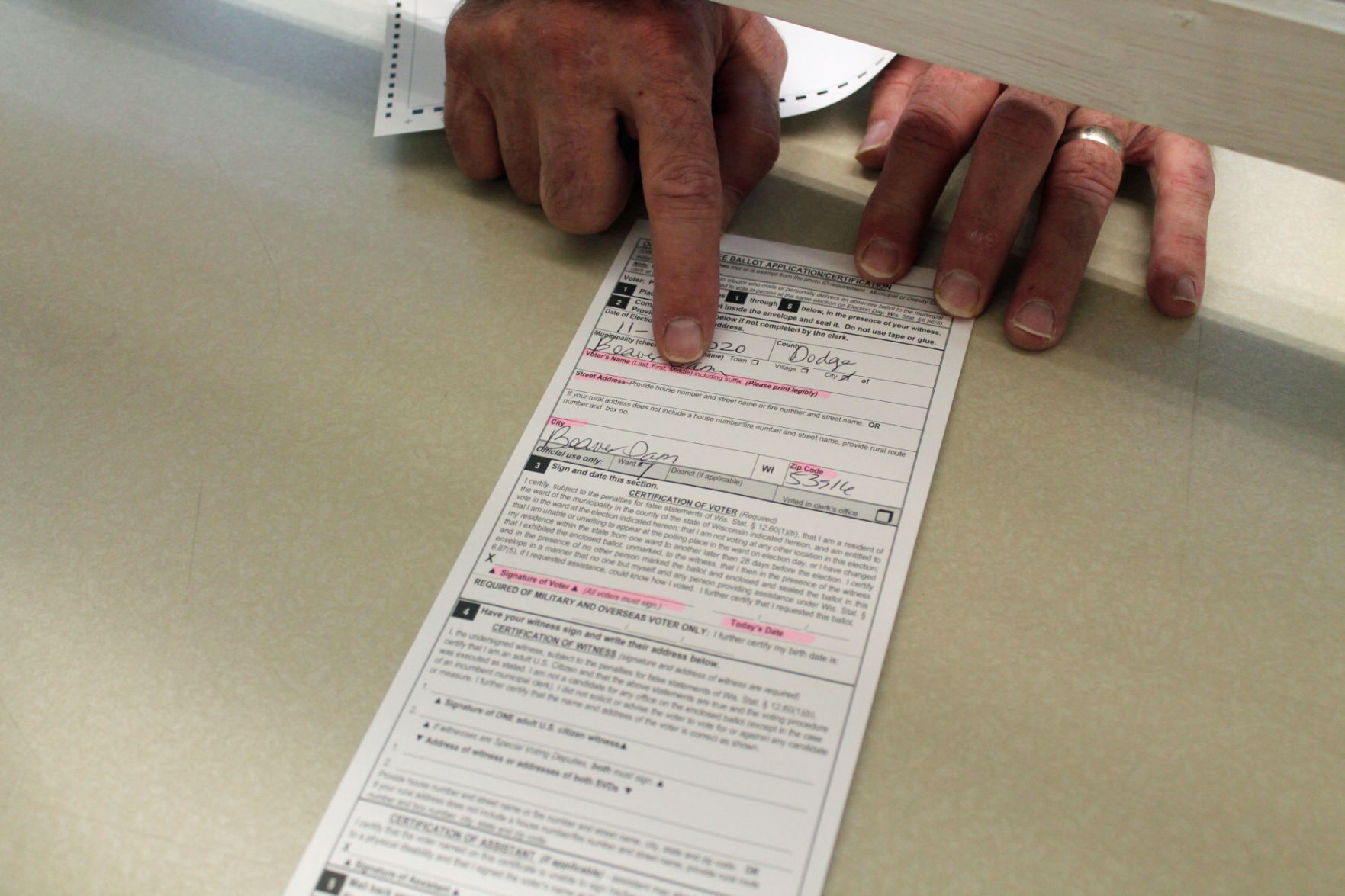 In-person absentee voting-5.jpg